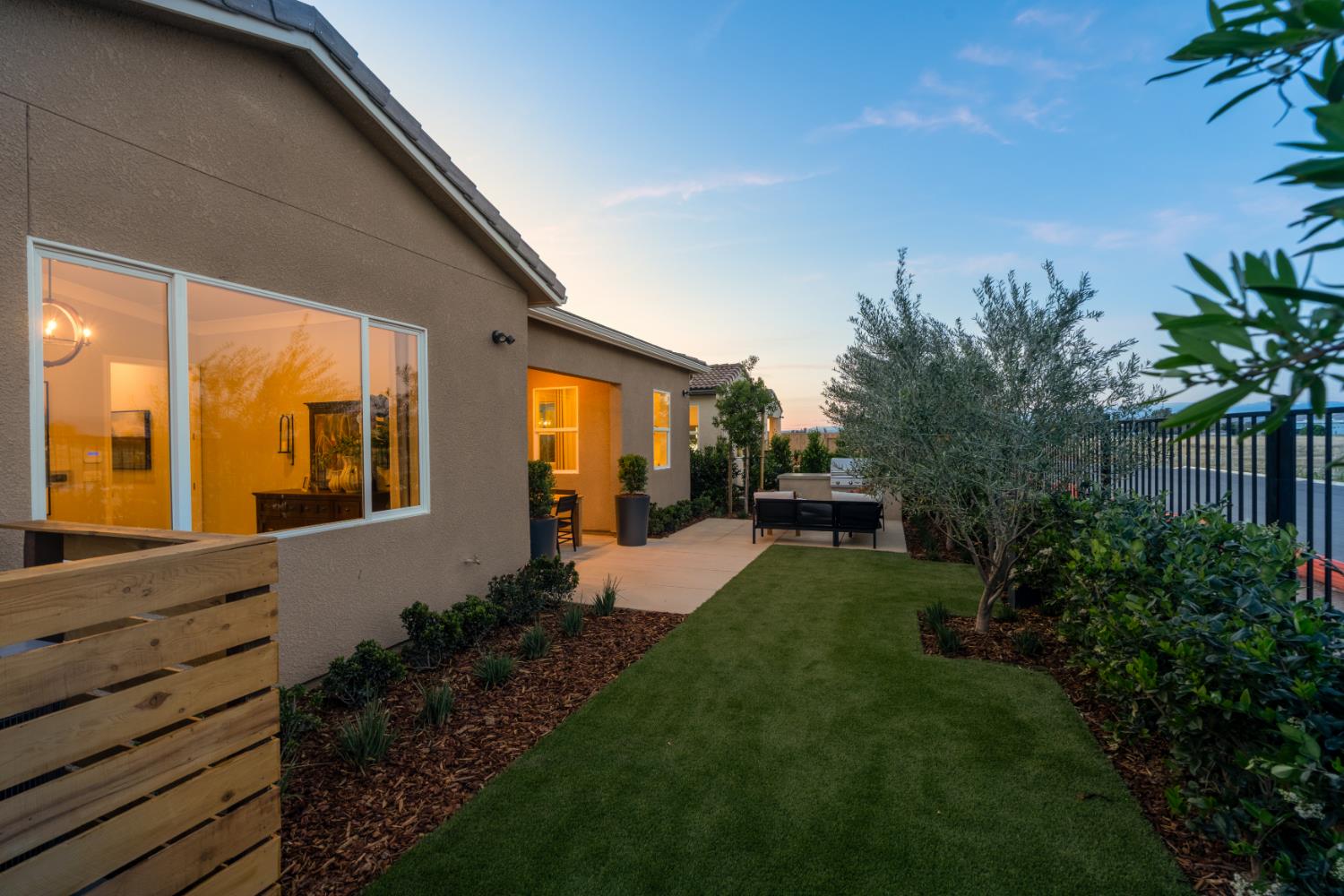 675 Solar Ln, Clovis, CA 93619