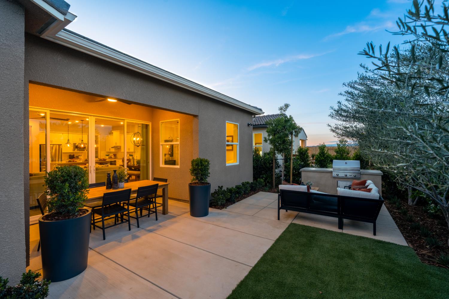 675 Solar Ln, Clovis, CA 93619