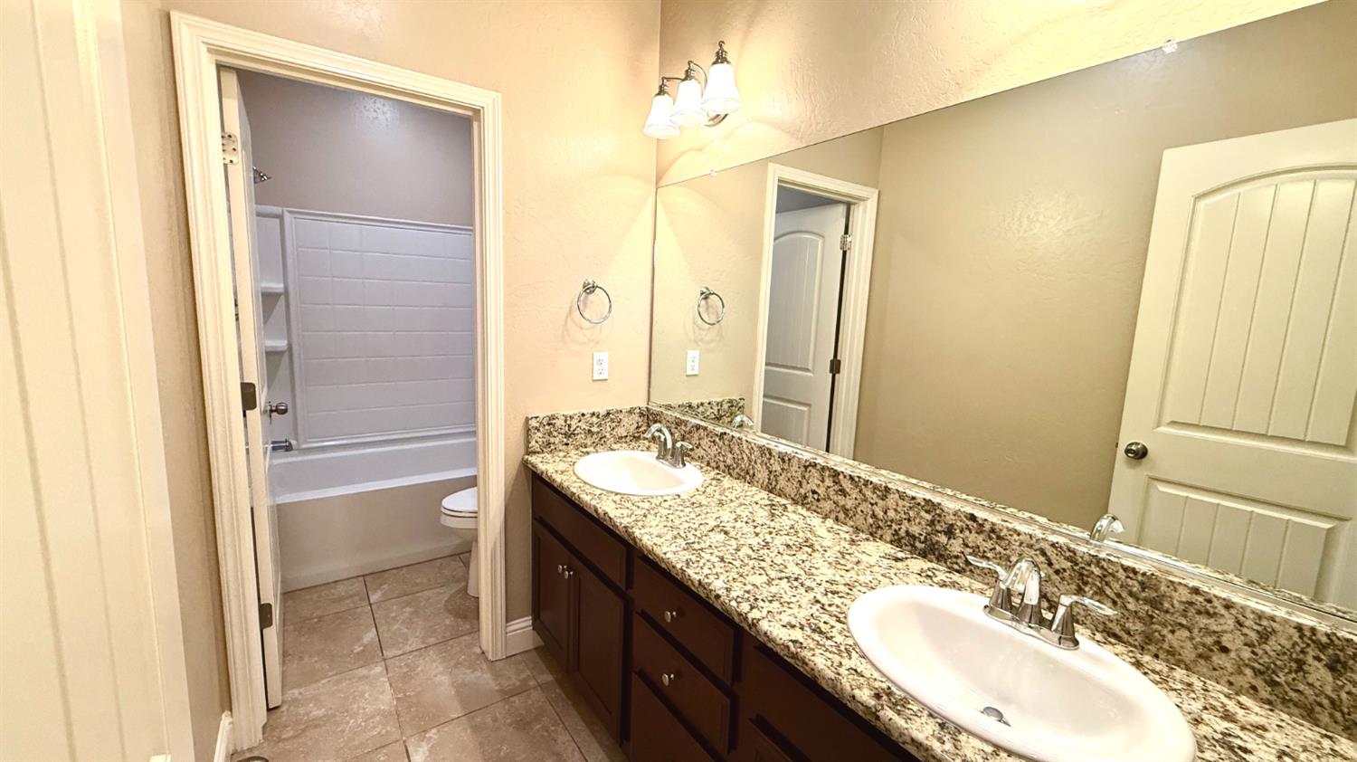 2315 N Elm, Visalia, CA 93291