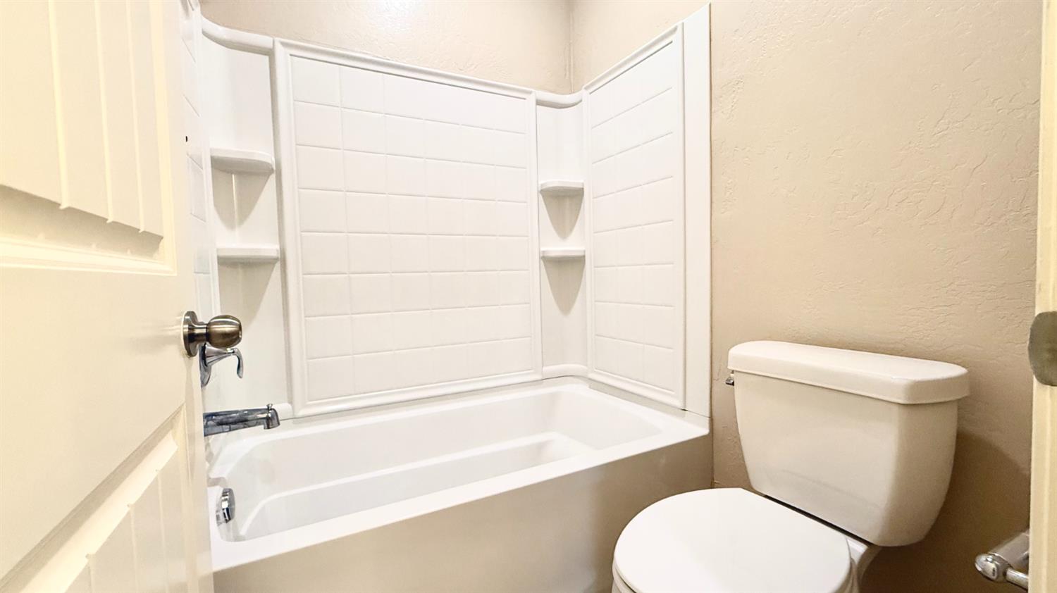 2315 N Elm, Visalia, CA 93291