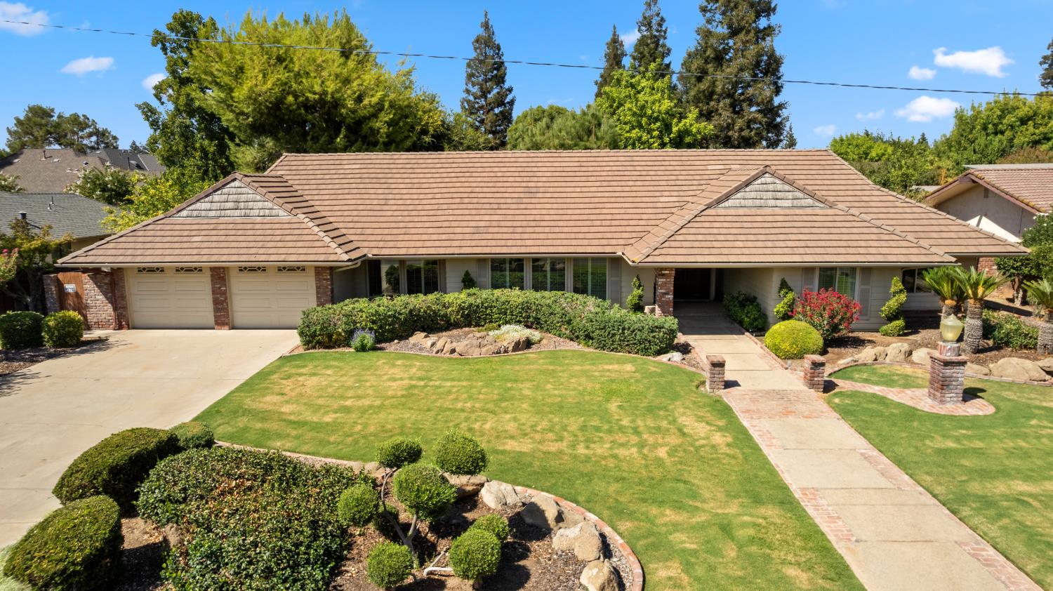 2710 W Palo Alto Ave, Fresno, CA 93711