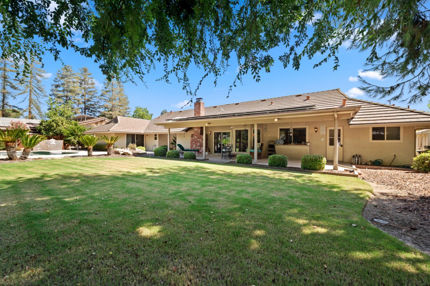 2710 W Palo Alto Ave, Fresno, CA 93711