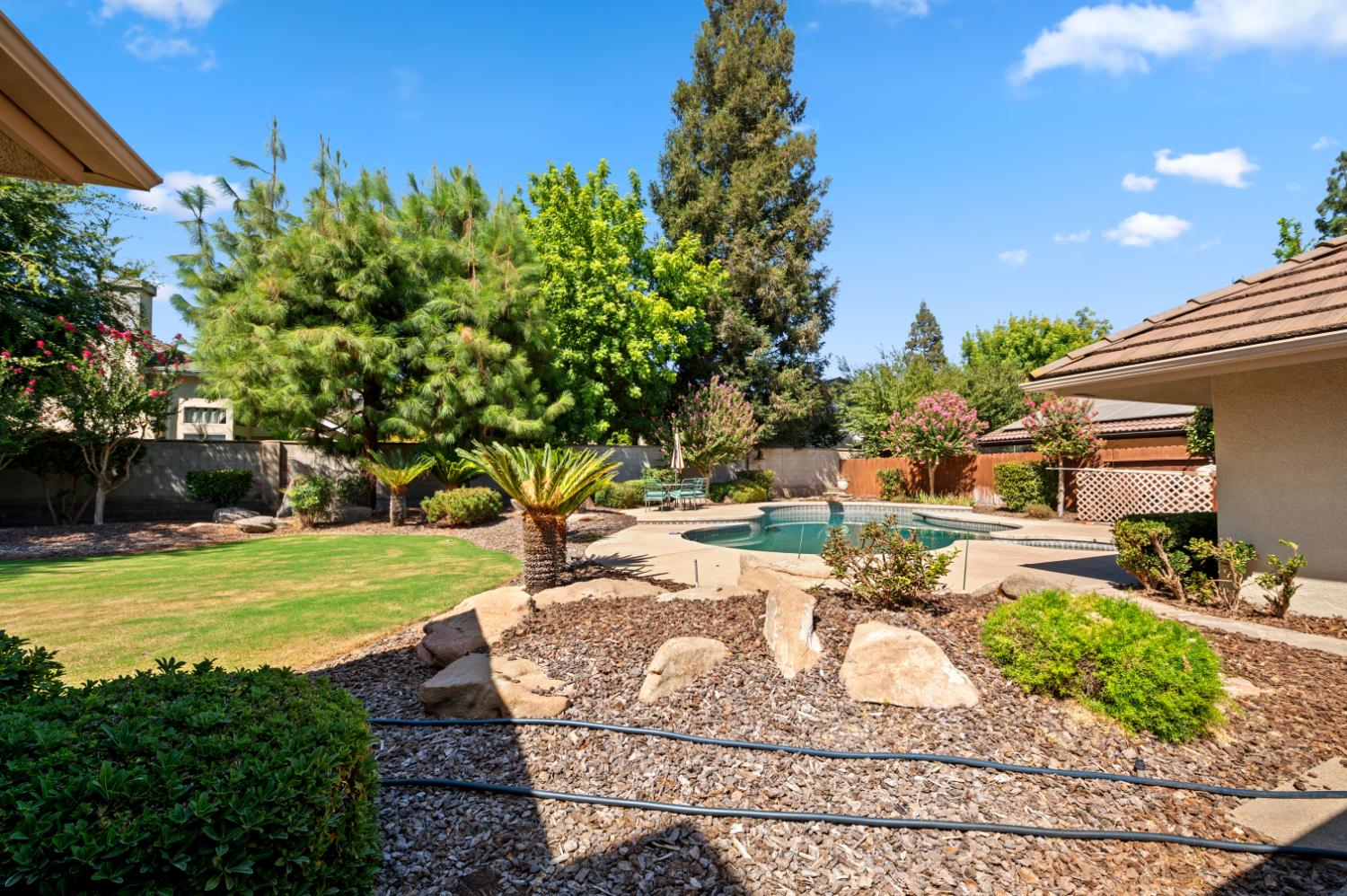 2710 W Palo Alto Ave, Fresno, CA 93711