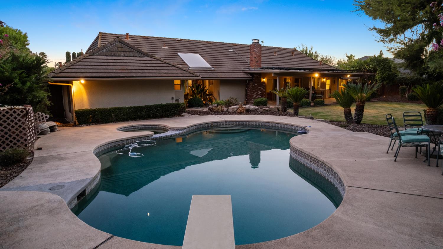2710 W Palo Alto Ave, Fresno, CA 93711
