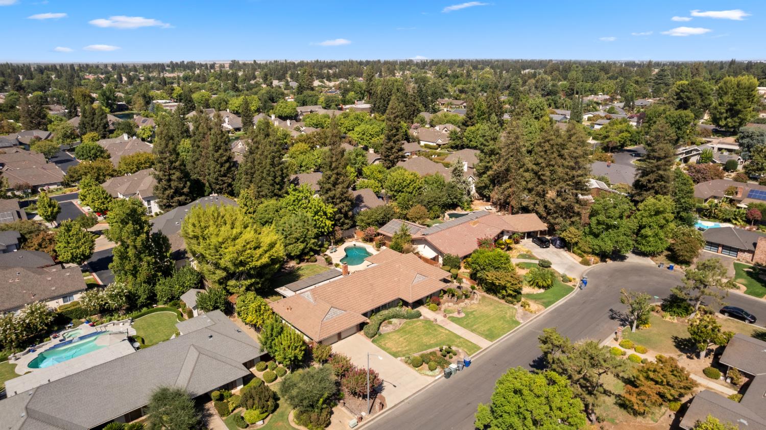 2710 W Palo Alto Ave, Fresno, CA 93711