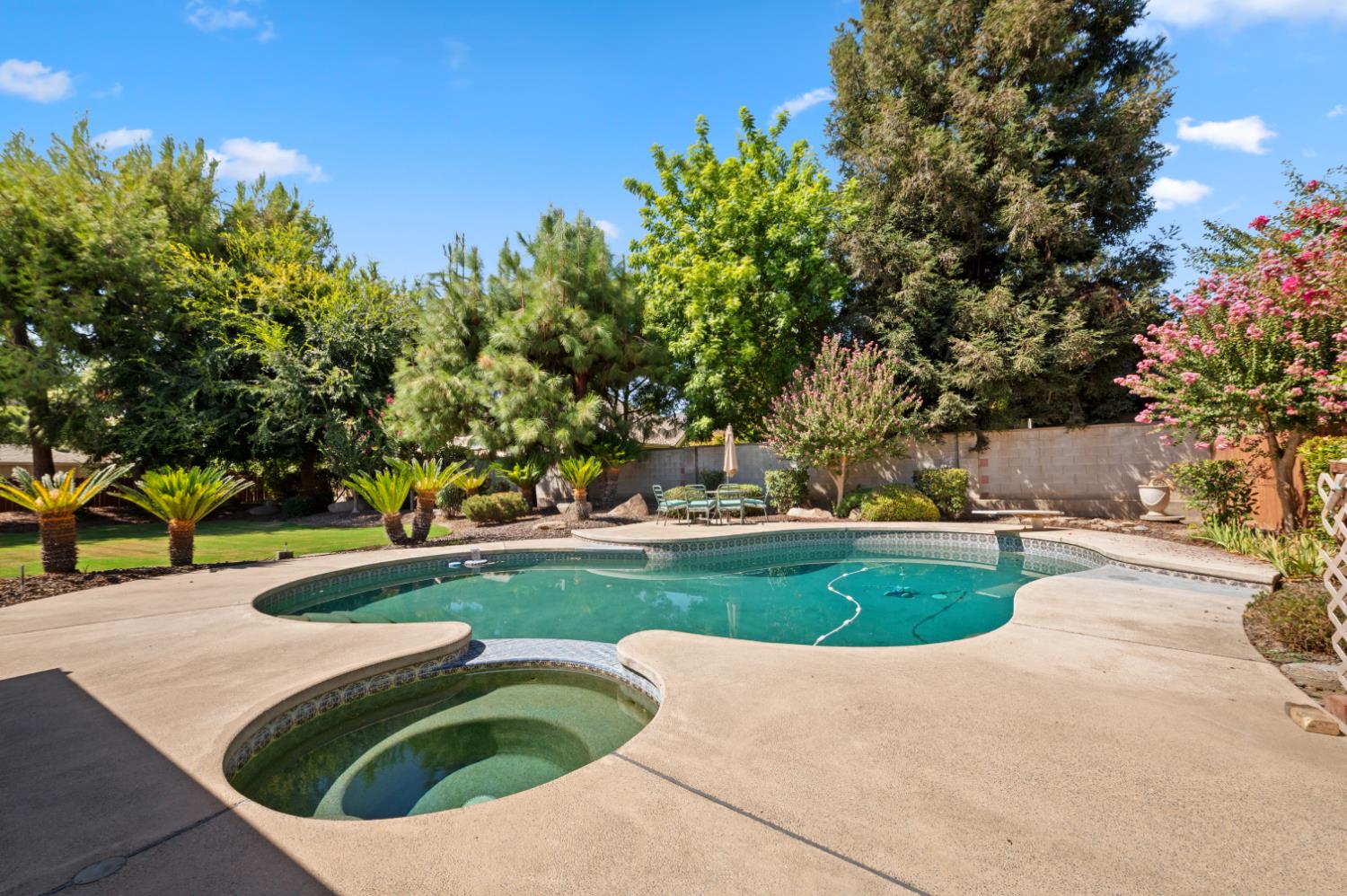 2710 W Palo Alto Ave, Fresno, CA 93711