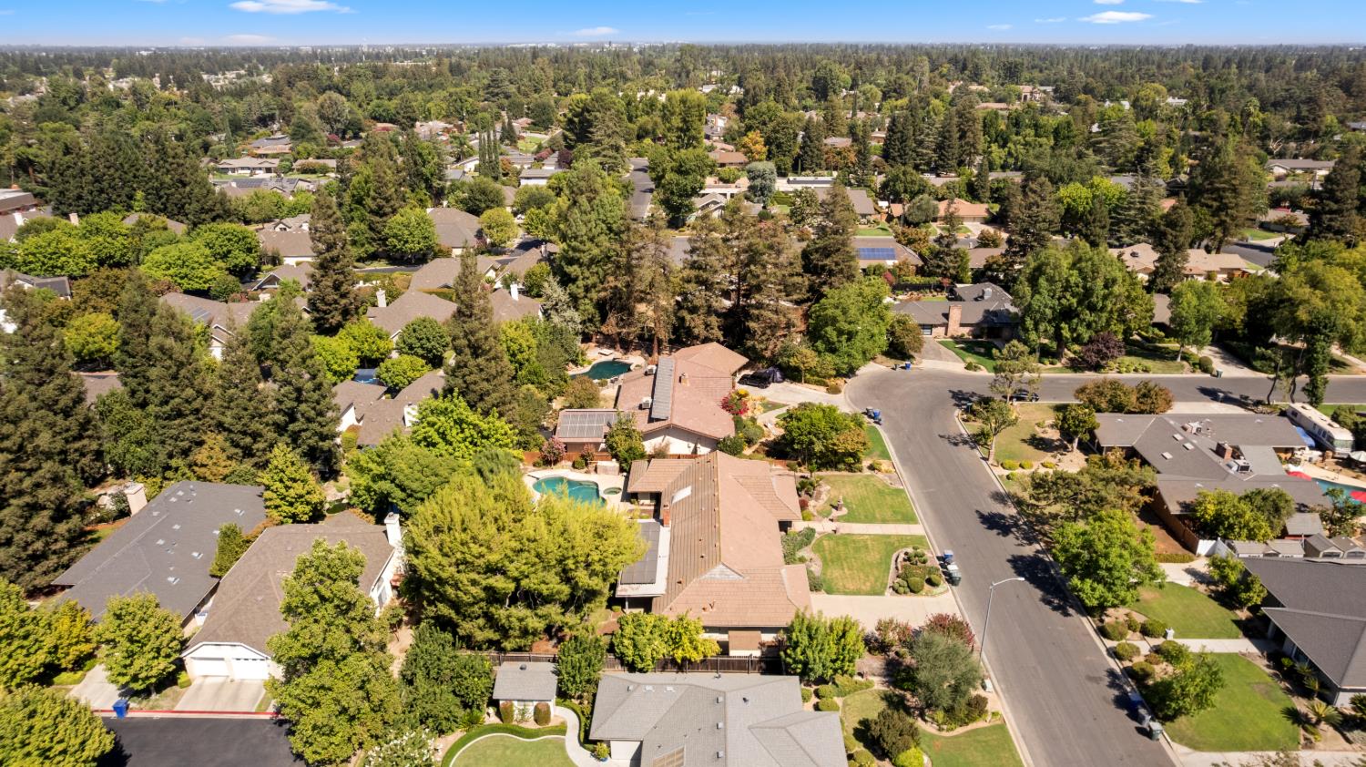 2710 W Palo Alto Ave, Fresno, CA 93711
