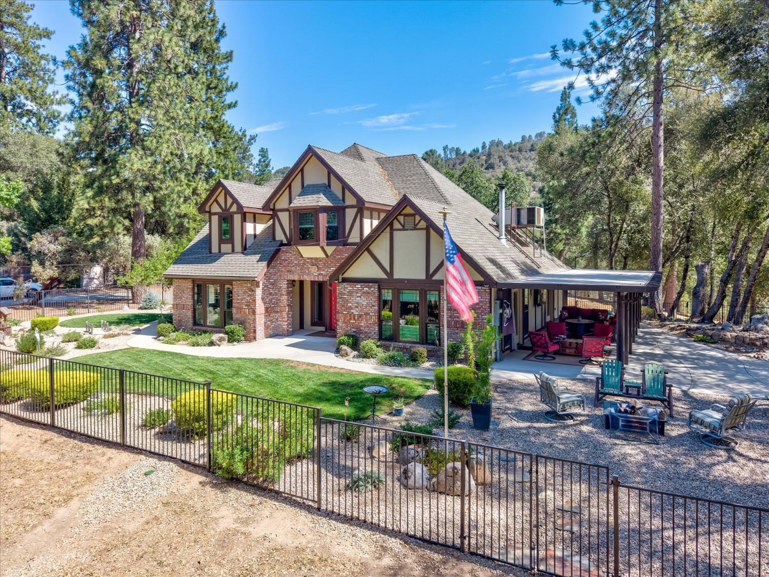 51951 Quail Ridge Rd, Oakhurst, CA 93644