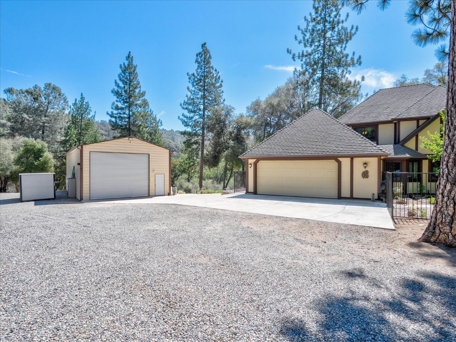 51951 Quail Ridge Rd, Oakhurst, CA 93644