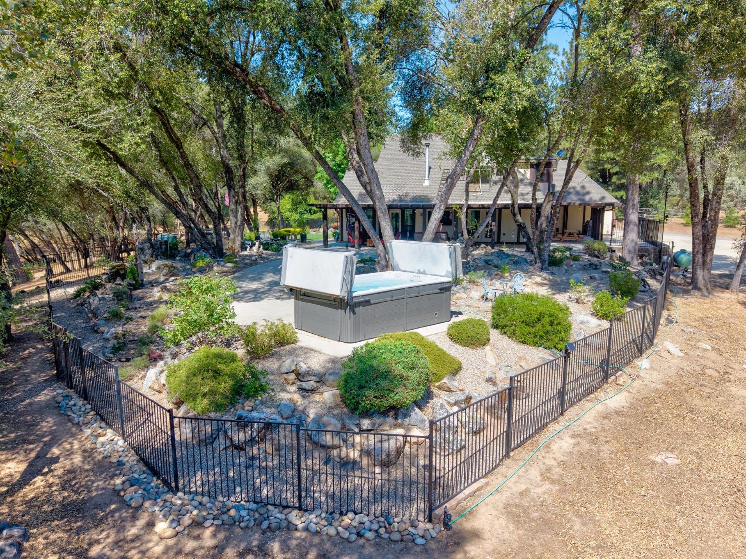 51951 Quail Ridge Rd, Oakhurst, CA 93644