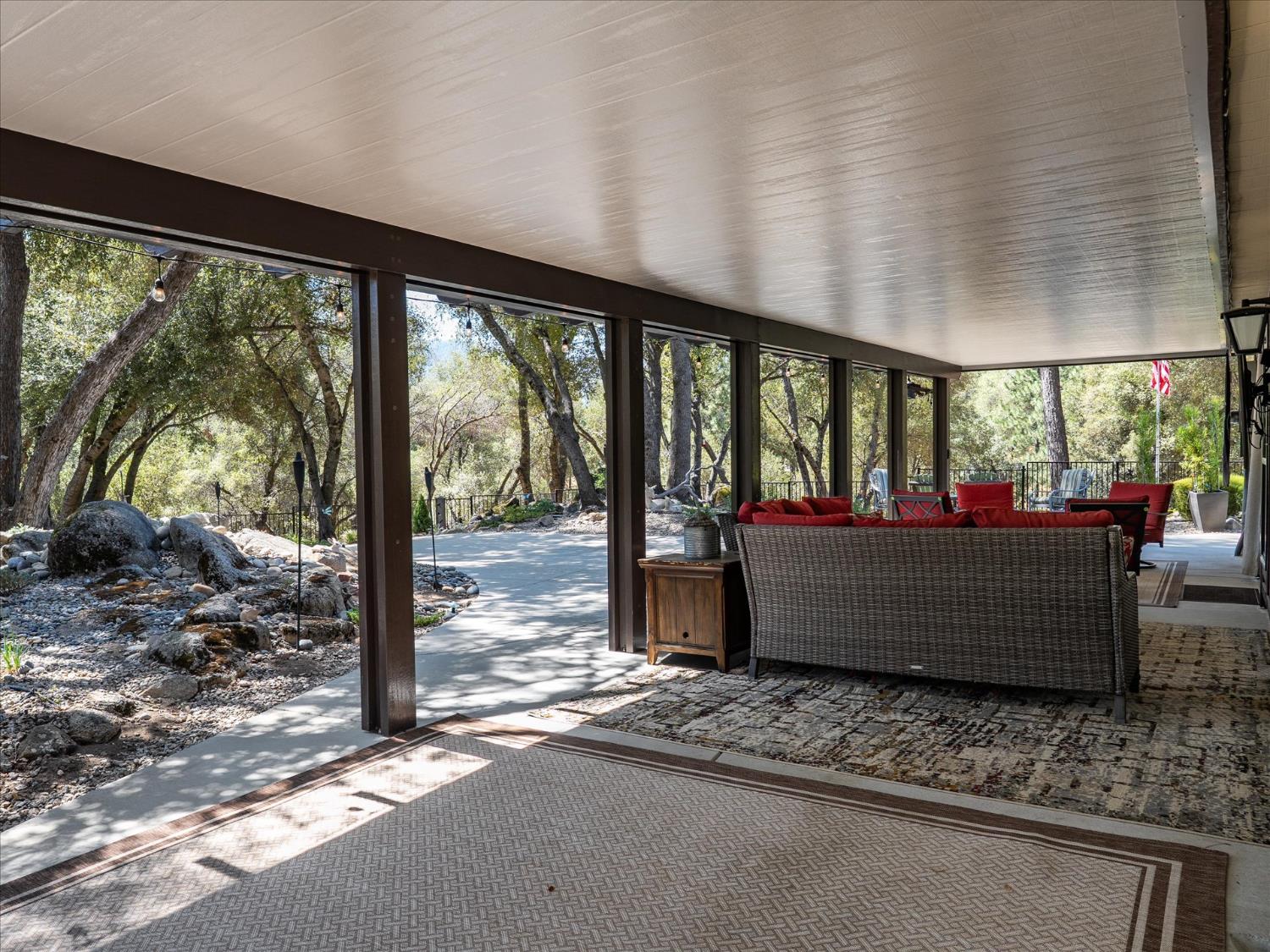 51951 Quail Ridge Rd, Oakhurst, CA 93644