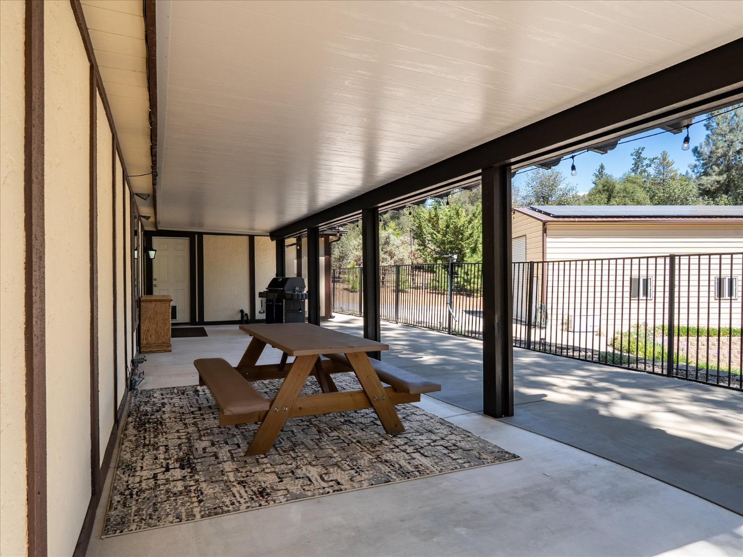 51951 Quail Ridge Rd, Oakhurst, CA 93644