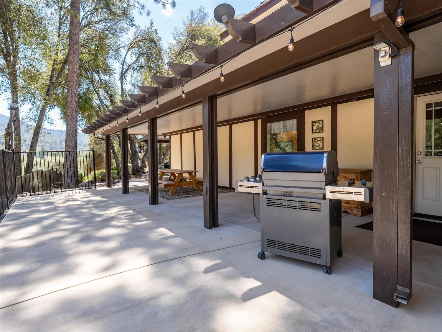 51951 Quail Ridge Rd, Oakhurst, CA 93644