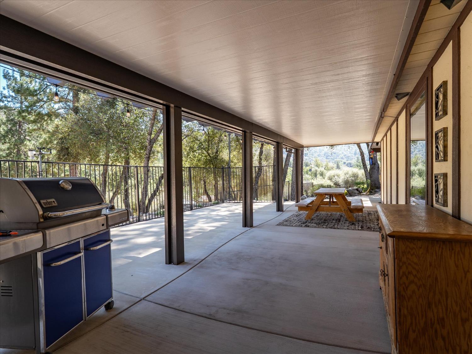 51951 Quail Ridge Rd, Oakhurst, CA 93644