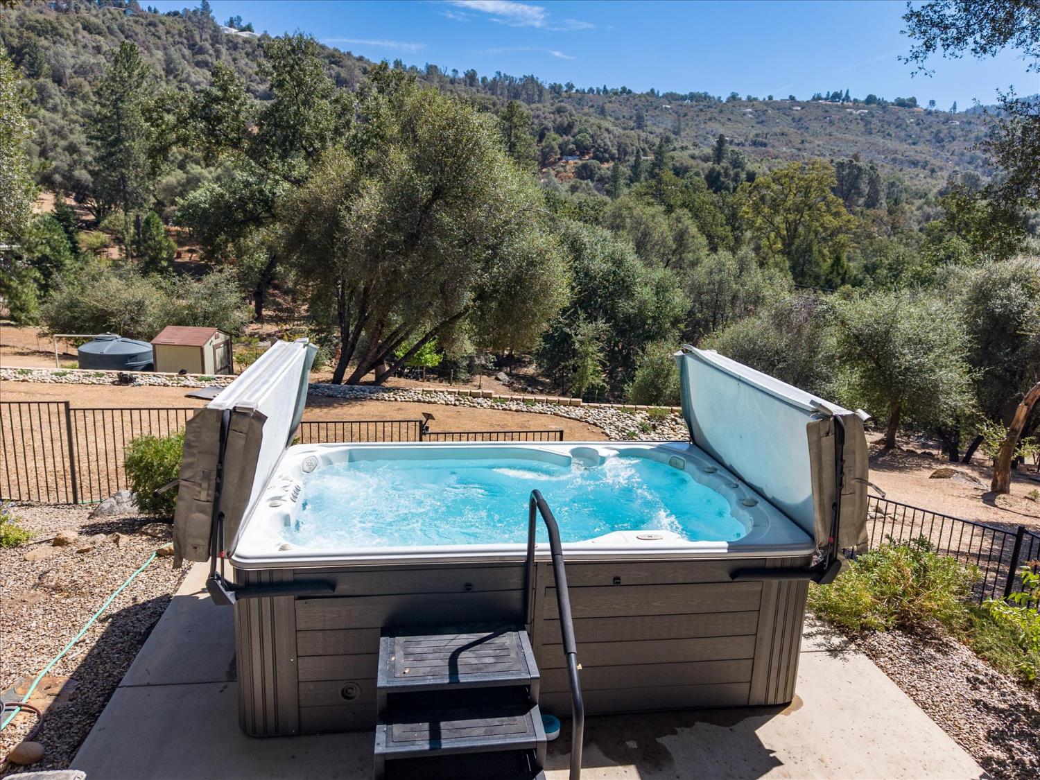 51951 Quail Ridge Rd, Oakhurst, CA 93644