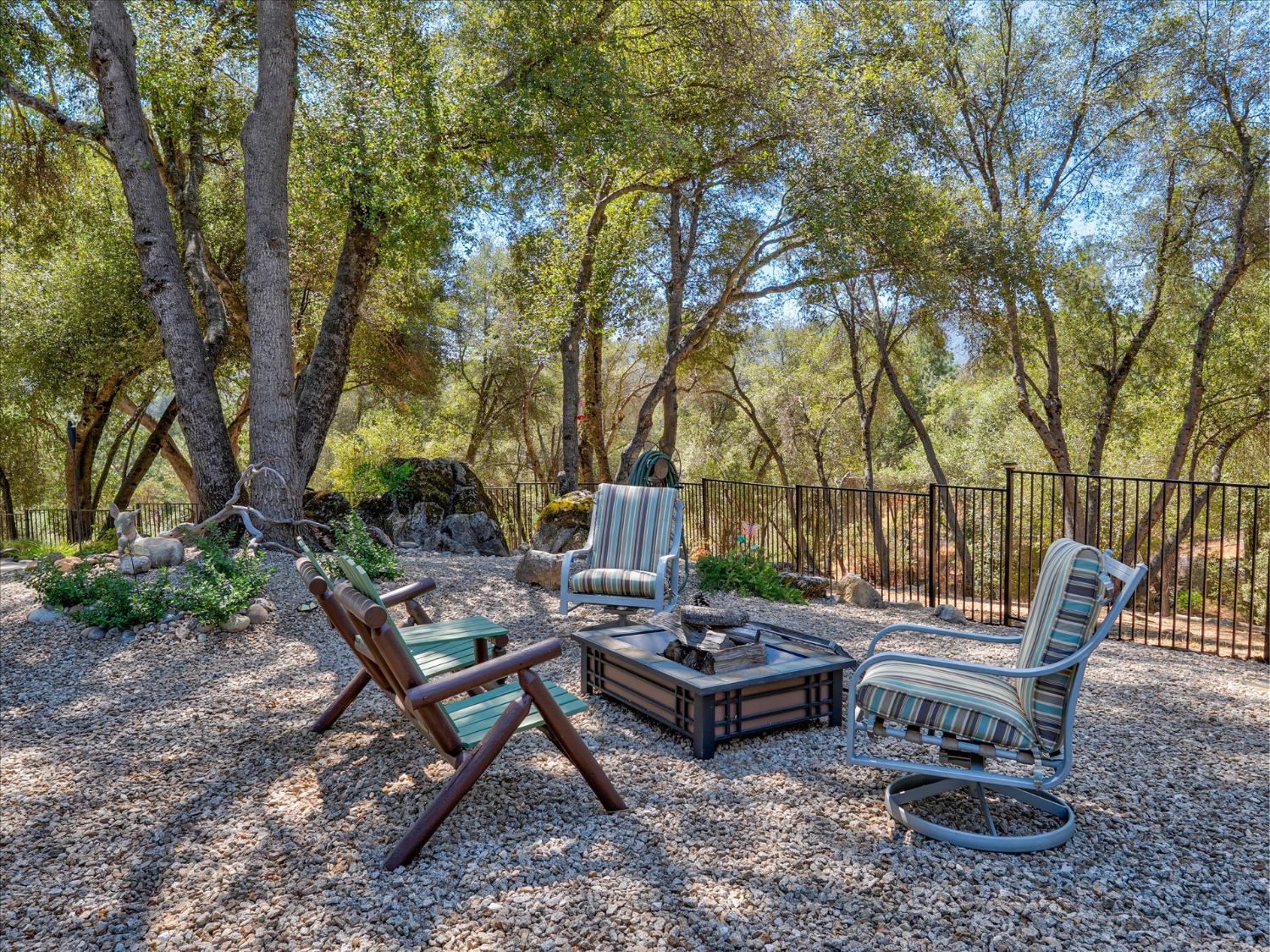 51951 Quail Ridge Rd, Oakhurst, CA 93644