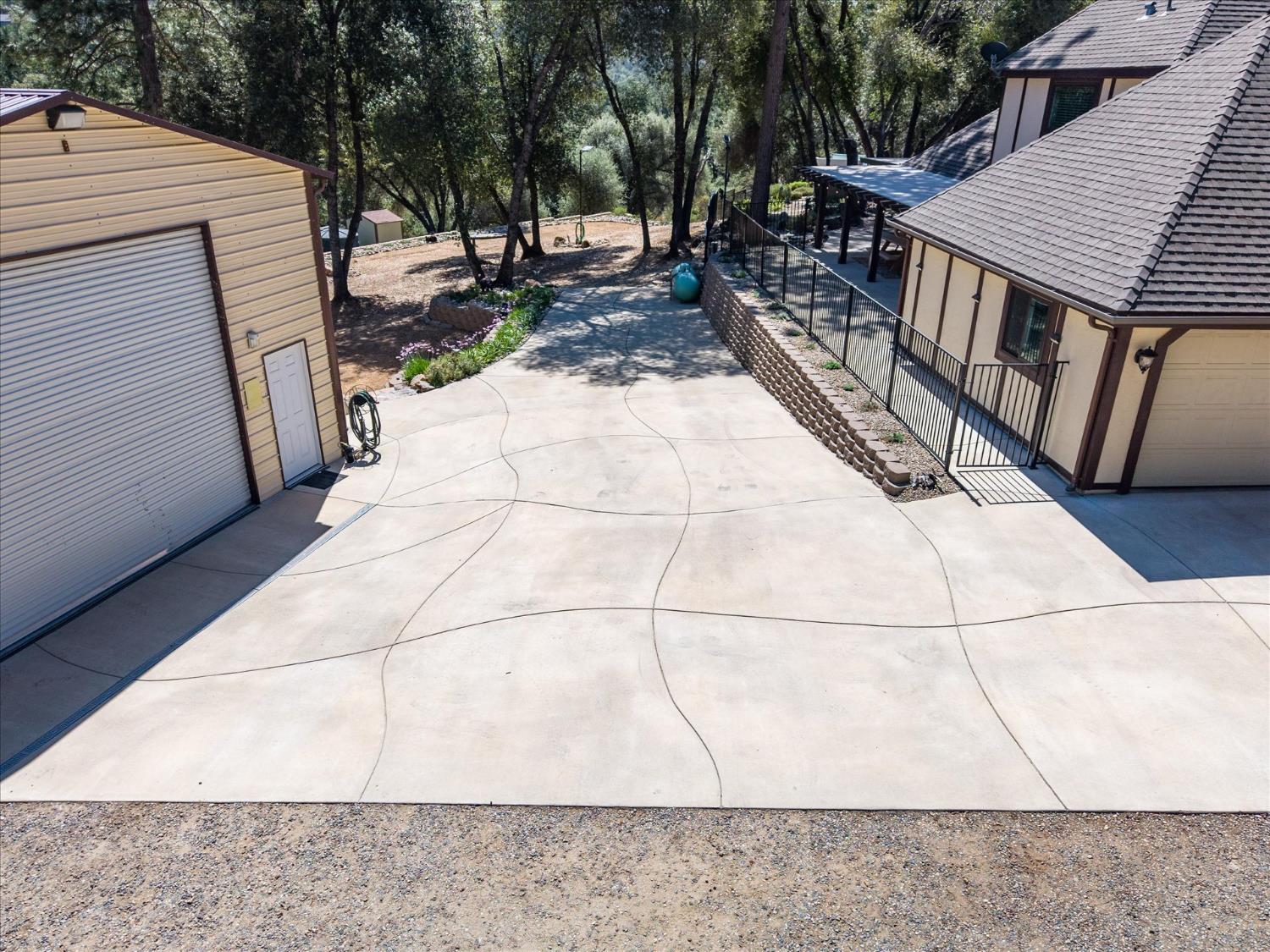 51951 Quail Ridge Rd, Oakhurst, CA 93644