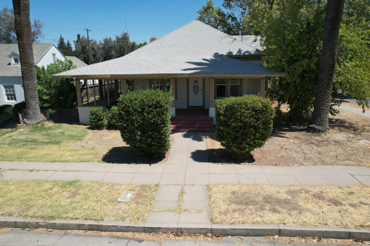 125 S I St, Madera, CA 93637