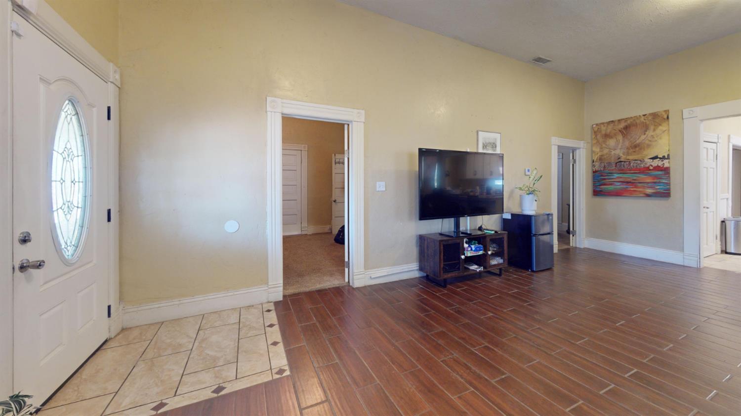 125 S I St, Madera, CA 93637