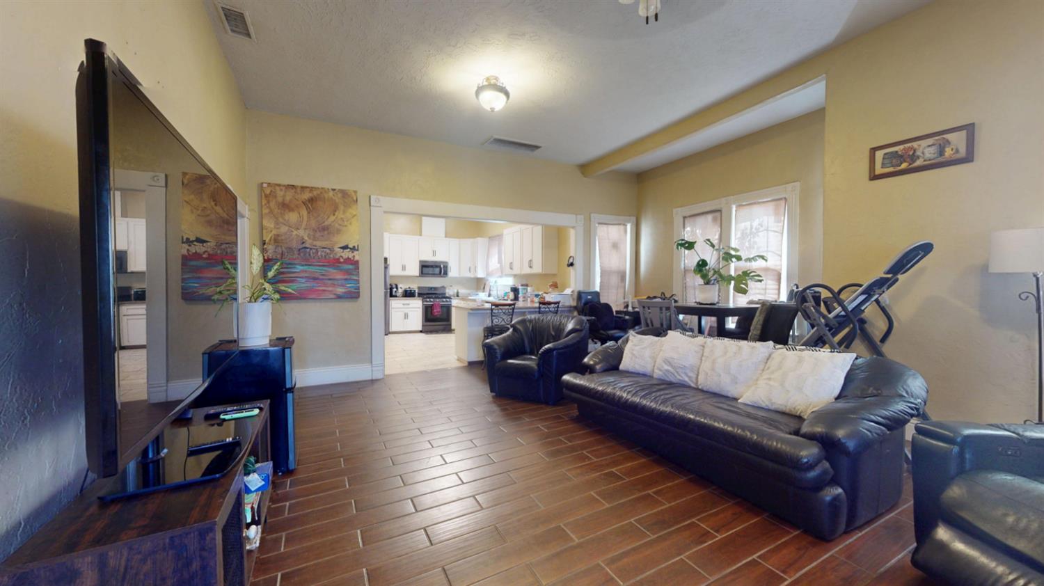 125 S I St, Madera, CA 93637