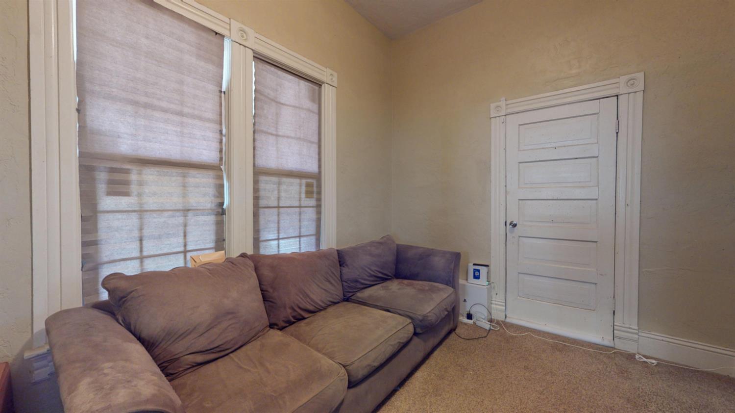 125 S I St, Madera, CA 93637