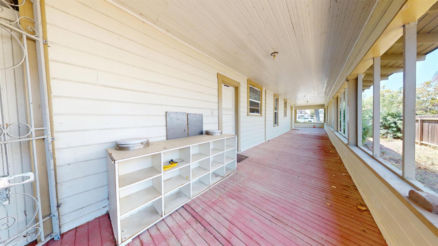 125 S I St, Madera, CA 93637