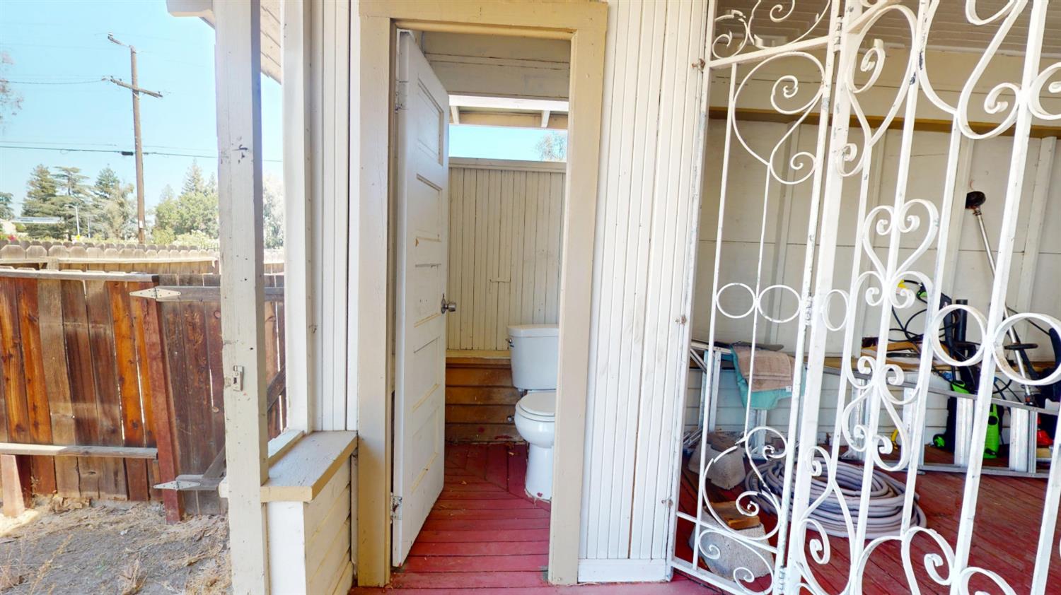 125 S I St, Madera, CA 93637