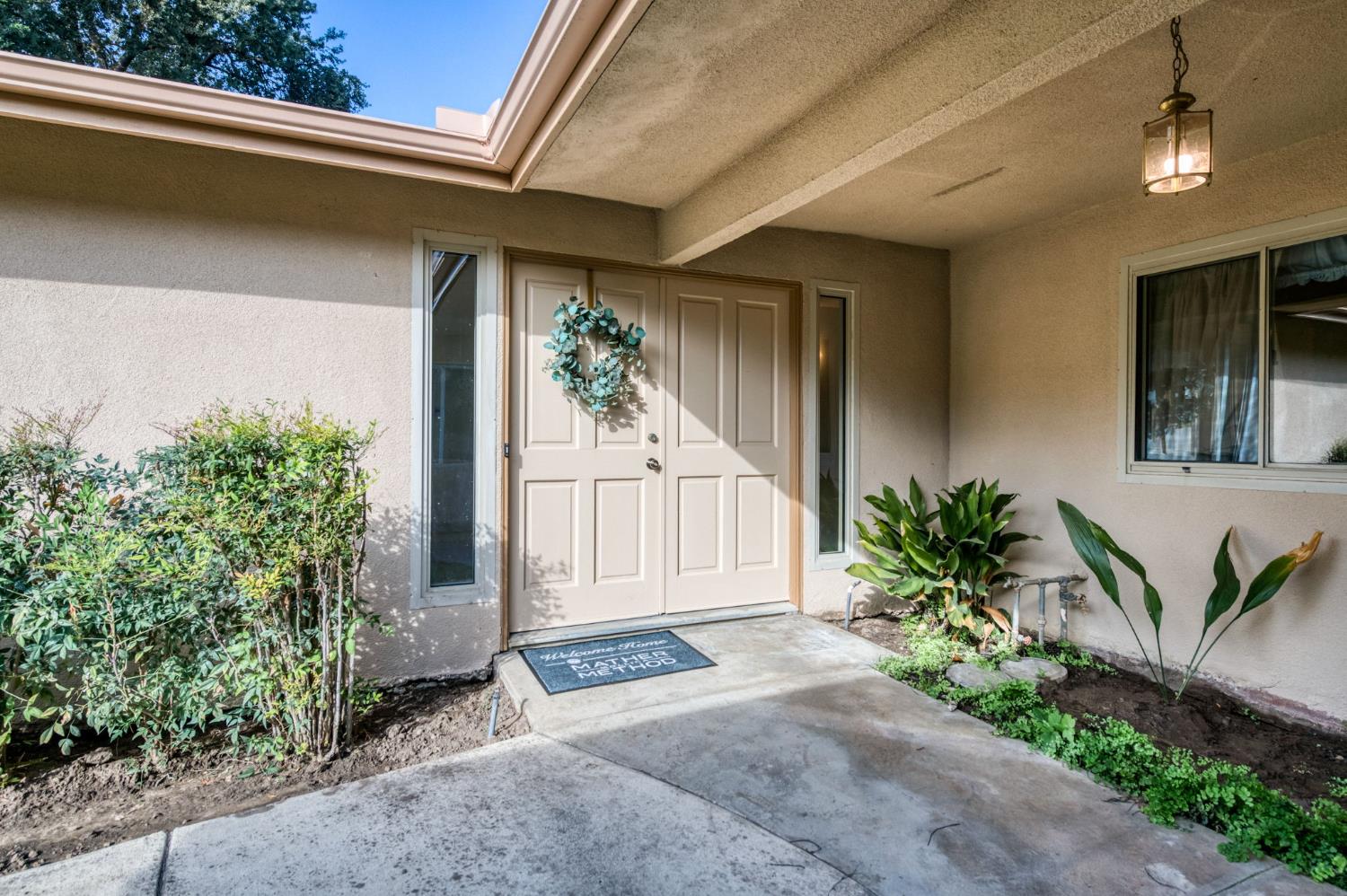 560 Trout Lake Dr, Sanger, CA 93657