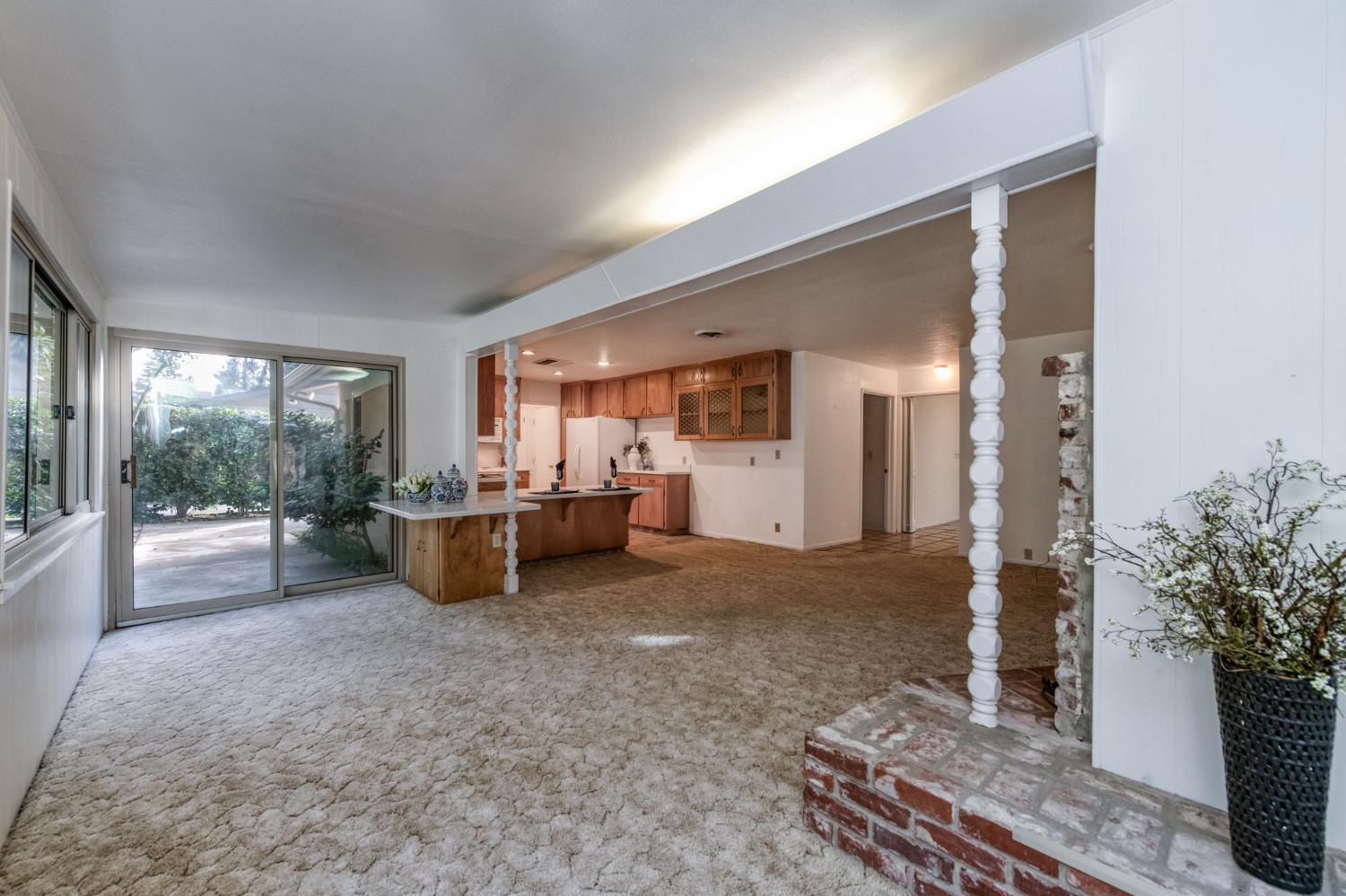 560 Trout Lake Dr, Sanger, CA 93657