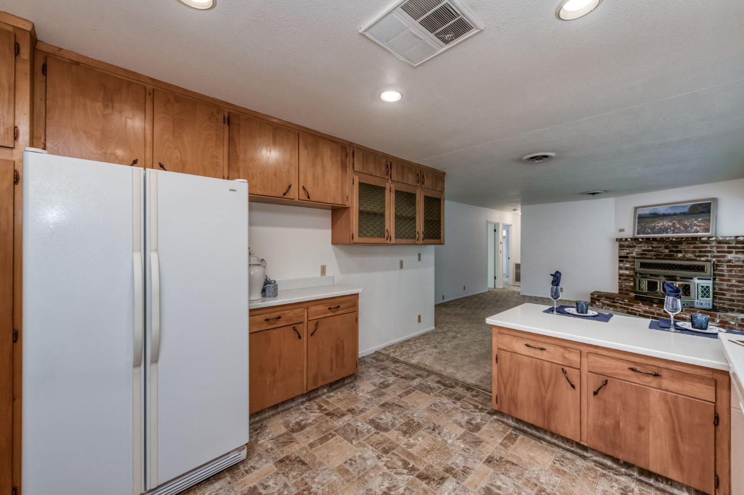 560 Trout Lake Dr, Sanger, CA 93657