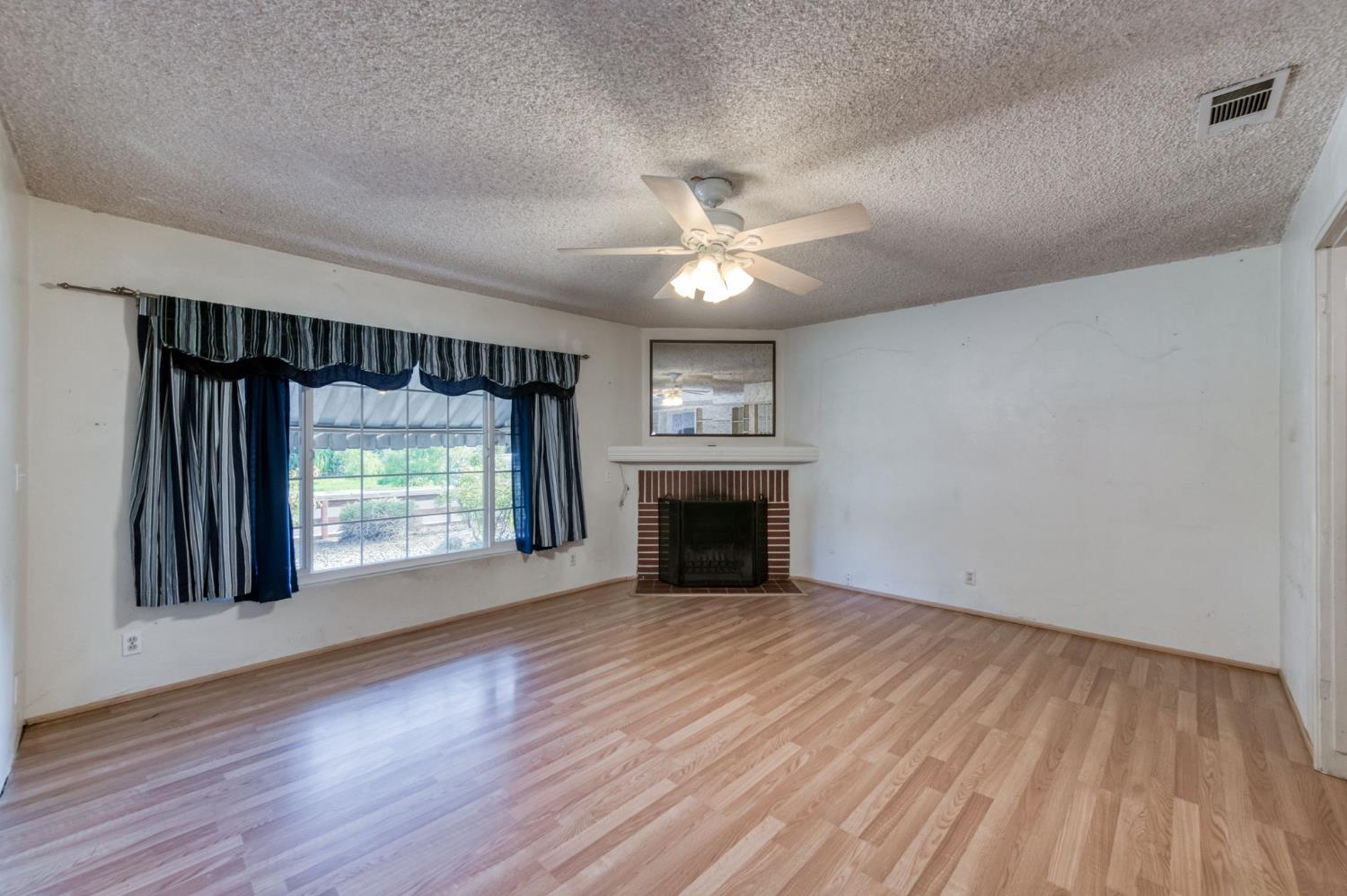 3525 E Princeton Ave, Fresno, CA 93703