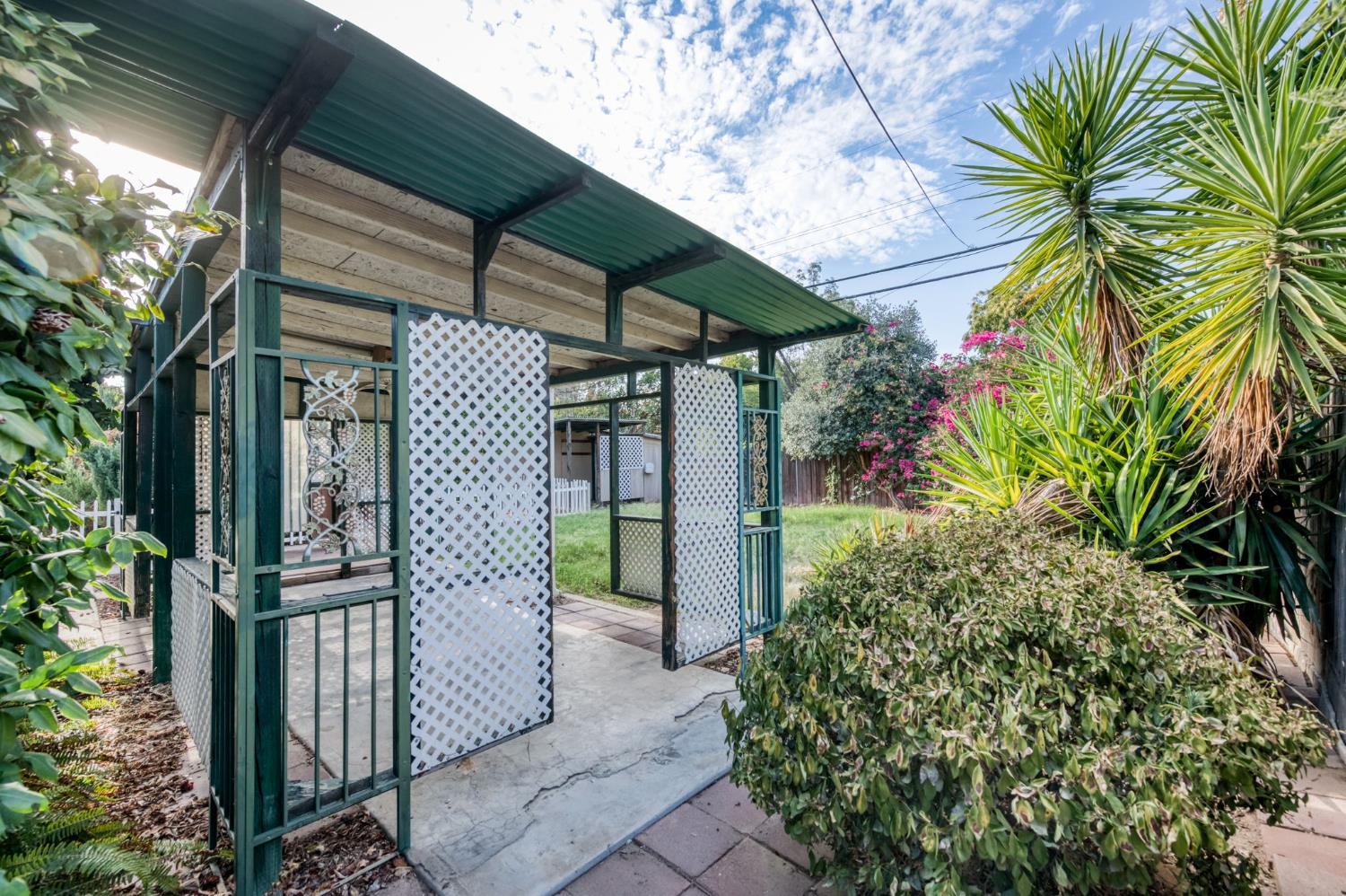 3525 E Princeton Ave, Fresno, CA 93703