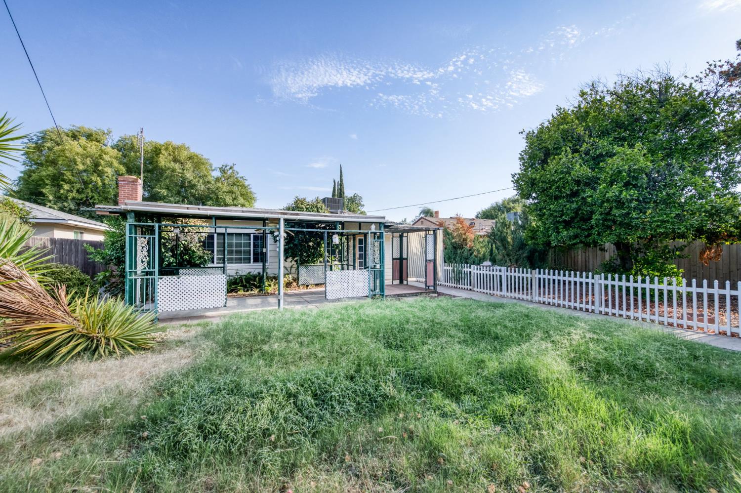 3525 E Princeton Ave, Fresno, CA 93703