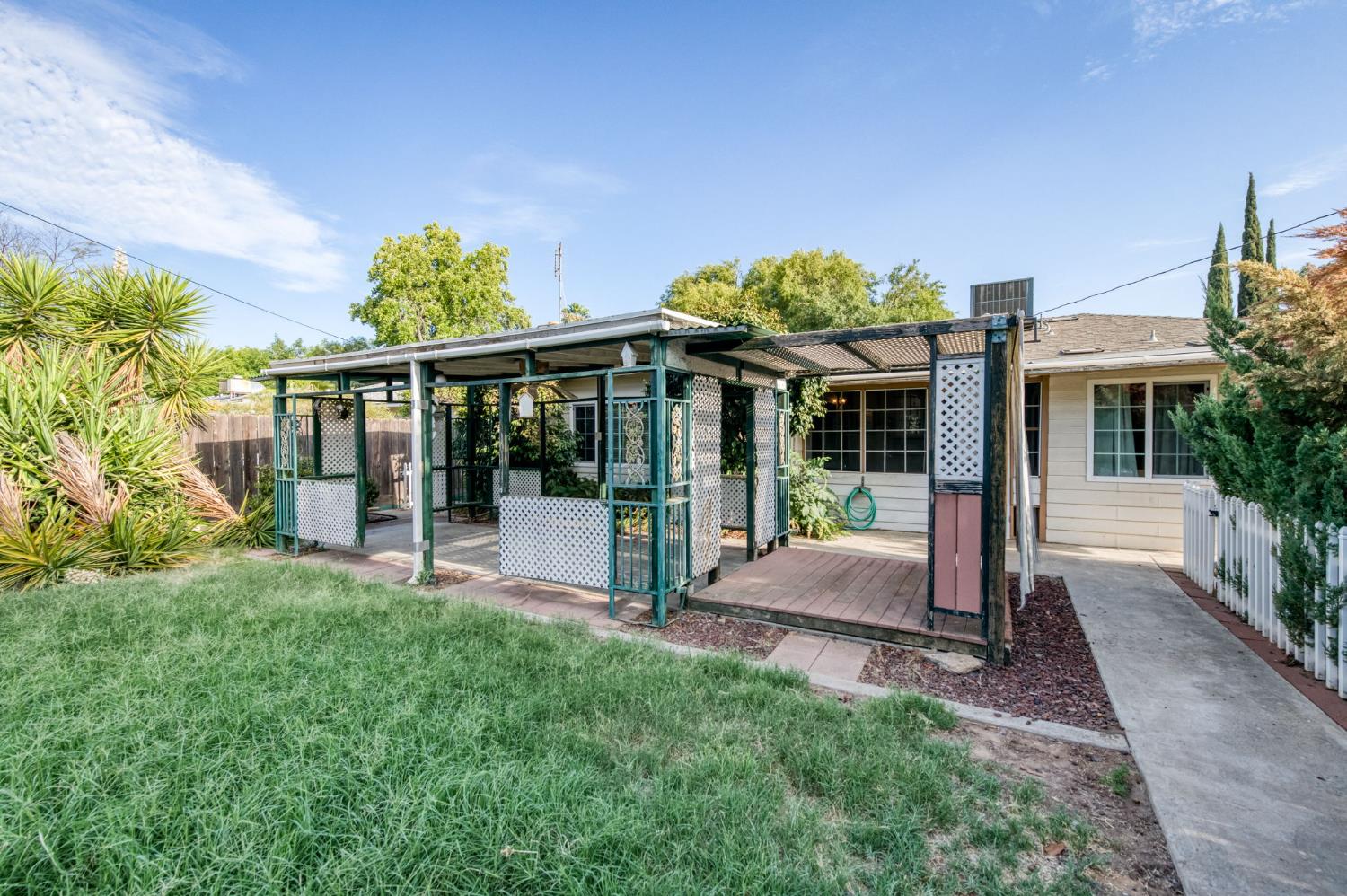 3525 E Princeton Ave, Fresno, CA 93703