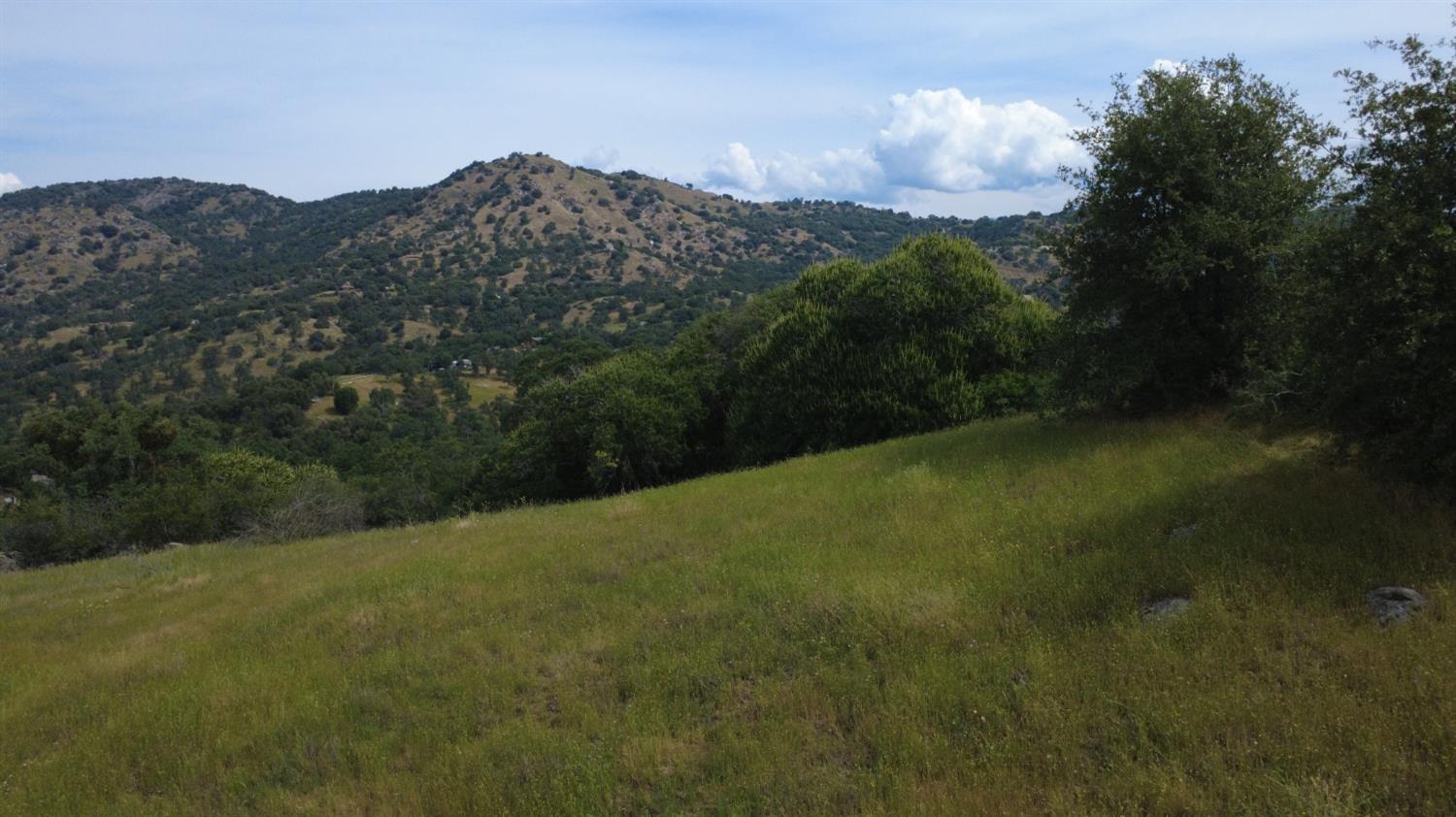 47595 Diablo Ln, Yokuts Valley, CA 93675