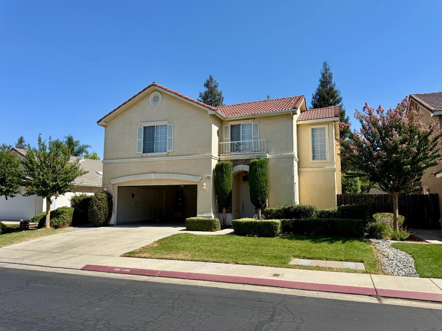 1940 Lawrence Ave, Clovis, CA 93611