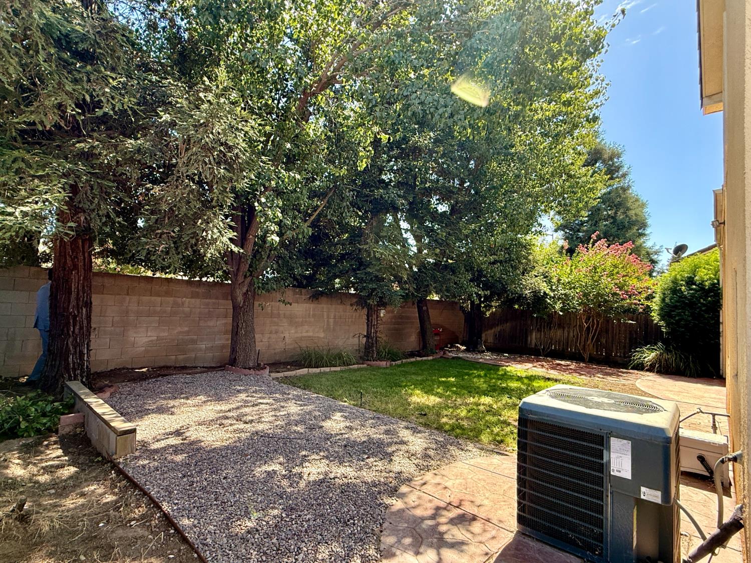 1940 Lawrence Ave, Clovis, CA 93611
