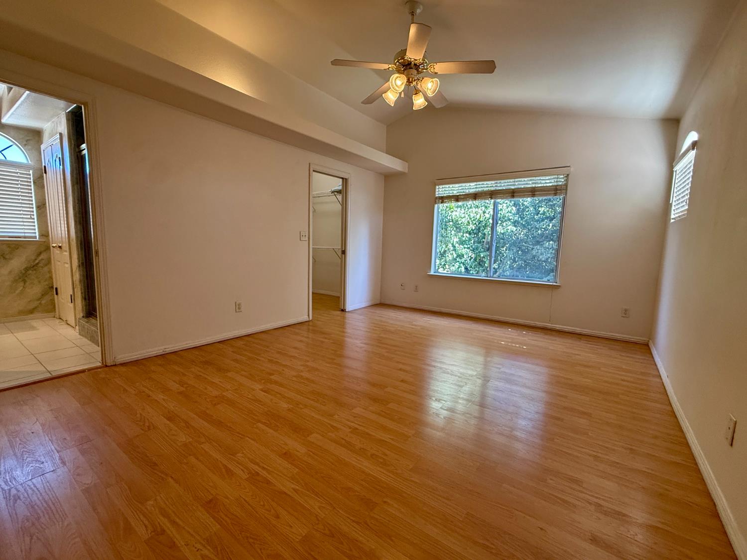 1940 Lawrence Ave, Clovis, CA 93611