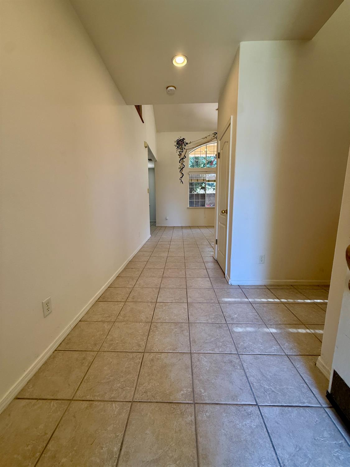 1940 Lawrence Ave, Clovis, CA 93611