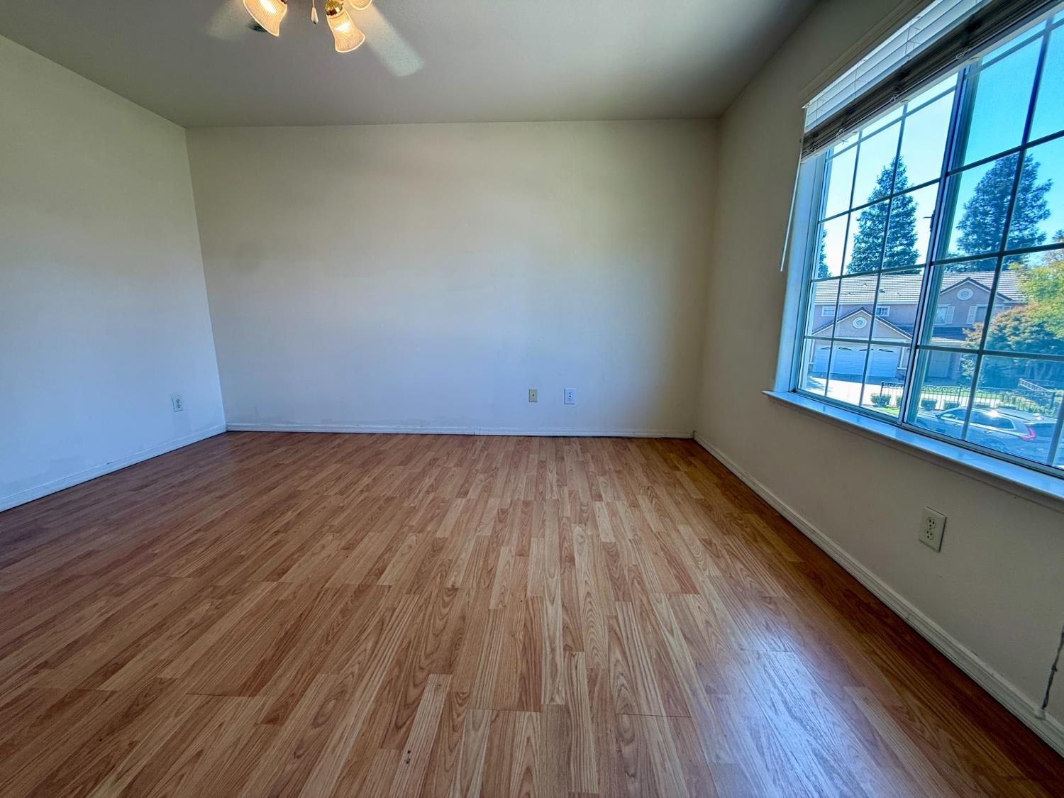 1940 Lawrence Ave, Clovis, CA 93611