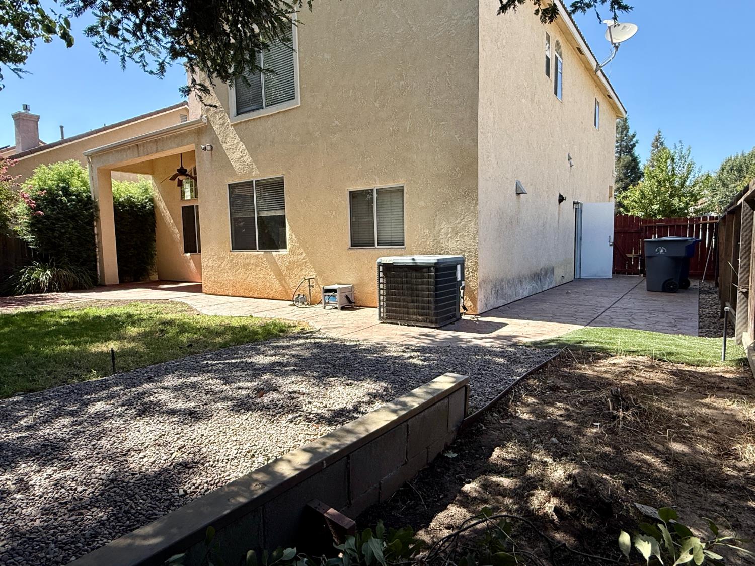 1940 Lawrence Ave, Clovis, CA 93611