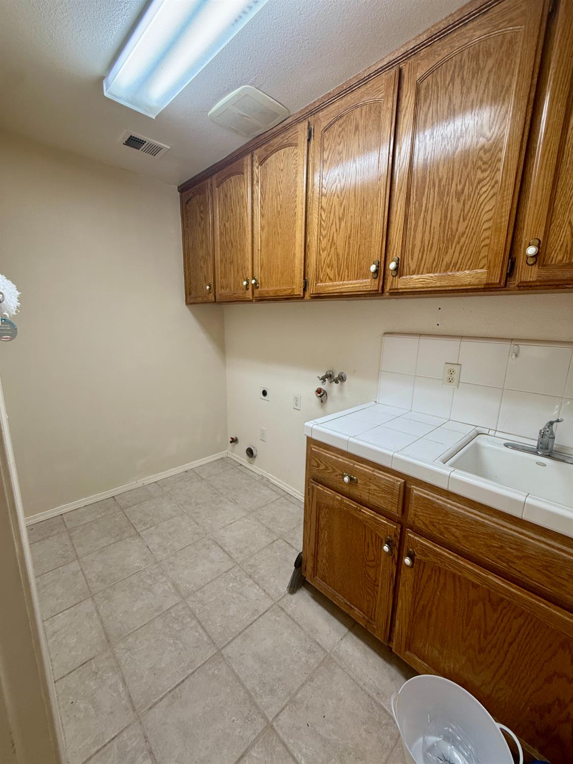 1940 Lawrence Ave, Clovis, CA 93611