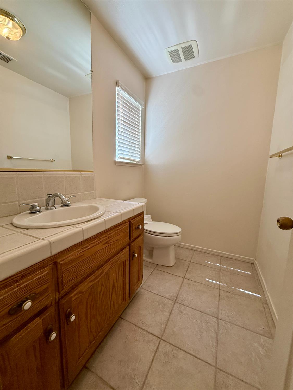 1940 Lawrence Ave, Clovis, CA 93611