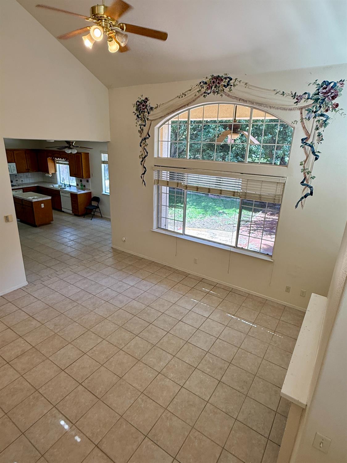 1940 Lawrence Ave, Clovis, CA 93611