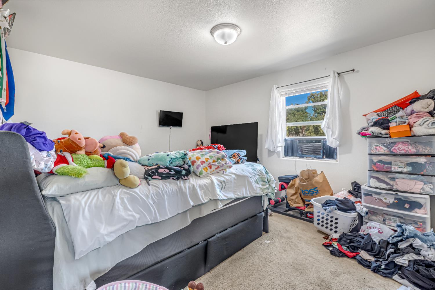 430 S Thorne Ave, Fresno, CA 93706