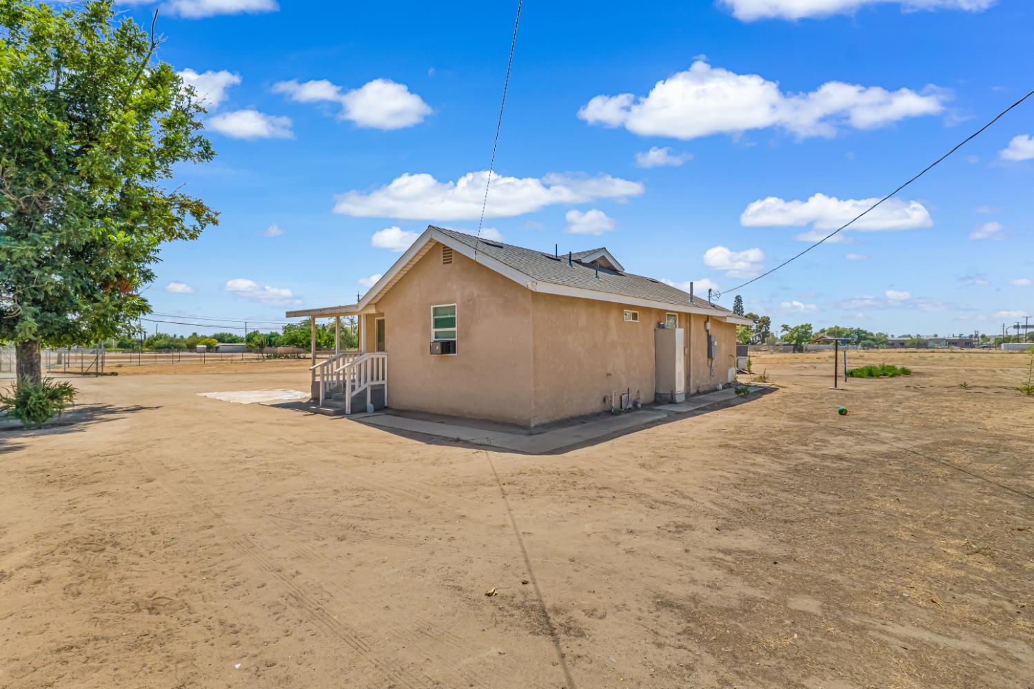 430 S Thorne Ave, Fresno, CA 93706