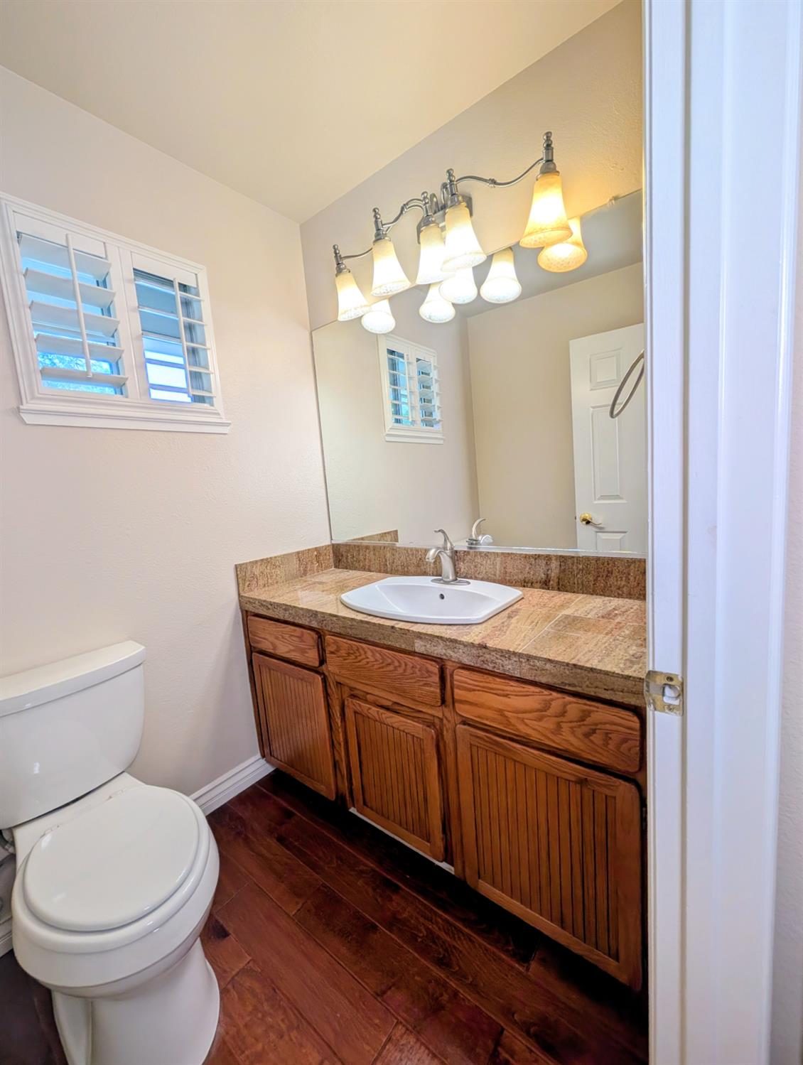 1773 E Goshen Ave, Fresno, CA 93720