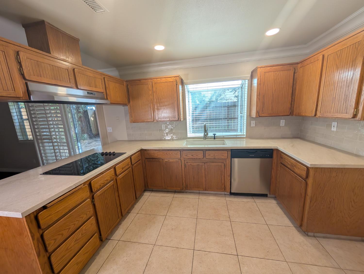 1773 E Goshen Ave, Fresno, CA 93720
