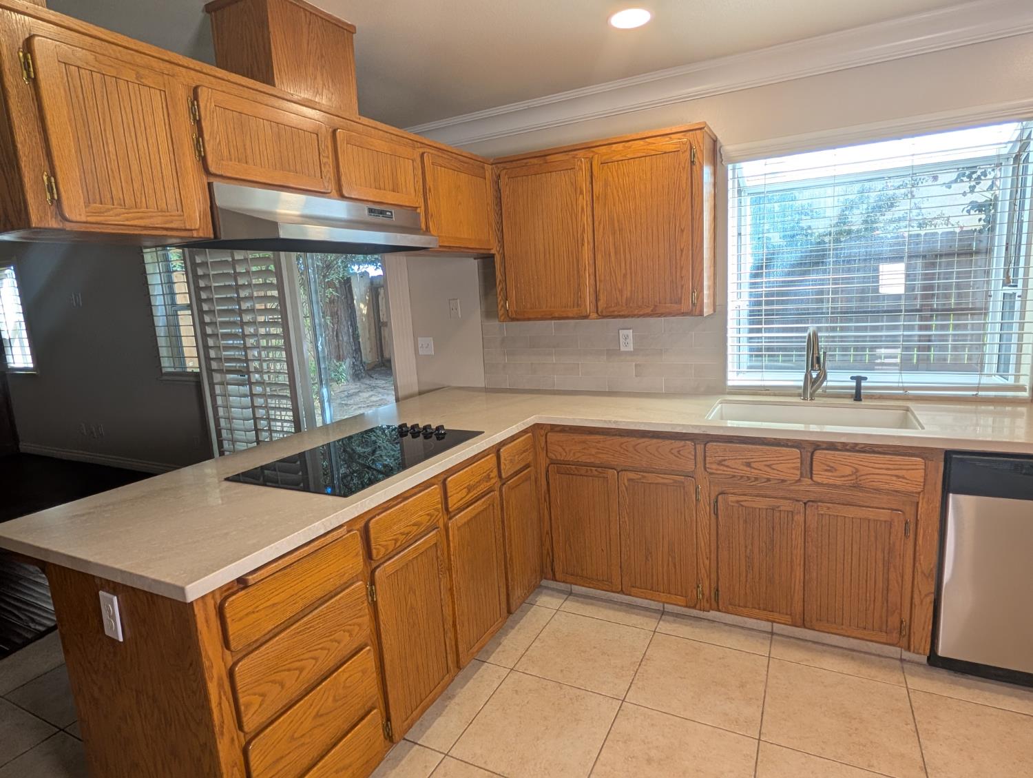 1773 E Goshen Ave, Fresno, CA 93720