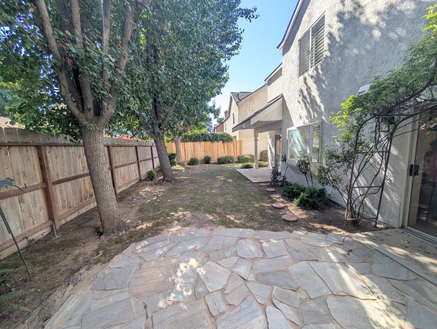 1773 E Goshen Ave, Fresno, CA 93720